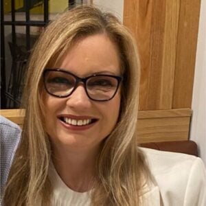 Profile photo of Lesley-anne Ey